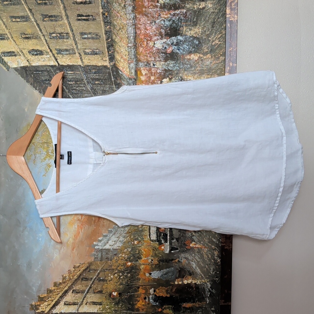 Minimalist White Sleeveless Front Zip Linen Top